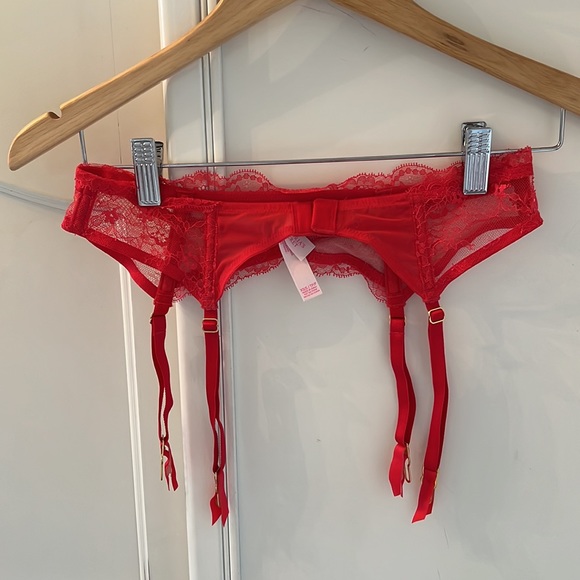 Victoria's Secret Red Lace Garter Belt Lingerie - Picture 13 of 16